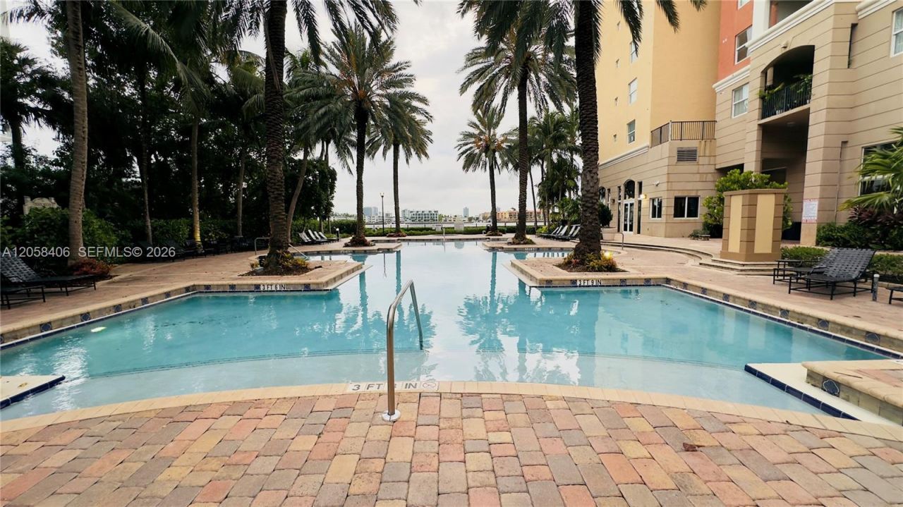 17100 N Bay Rd , Unit 1813, Sunny Isles Beach, FL 33160 Photo