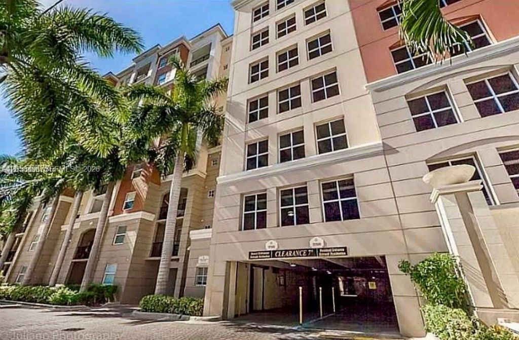 17100 N Bay Rd , Unit 1813, Sunny Isles Beach, FL 33160 Photo