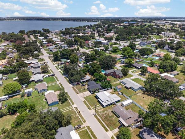 215 Palm Avenue , Auburndale, FL 33823
