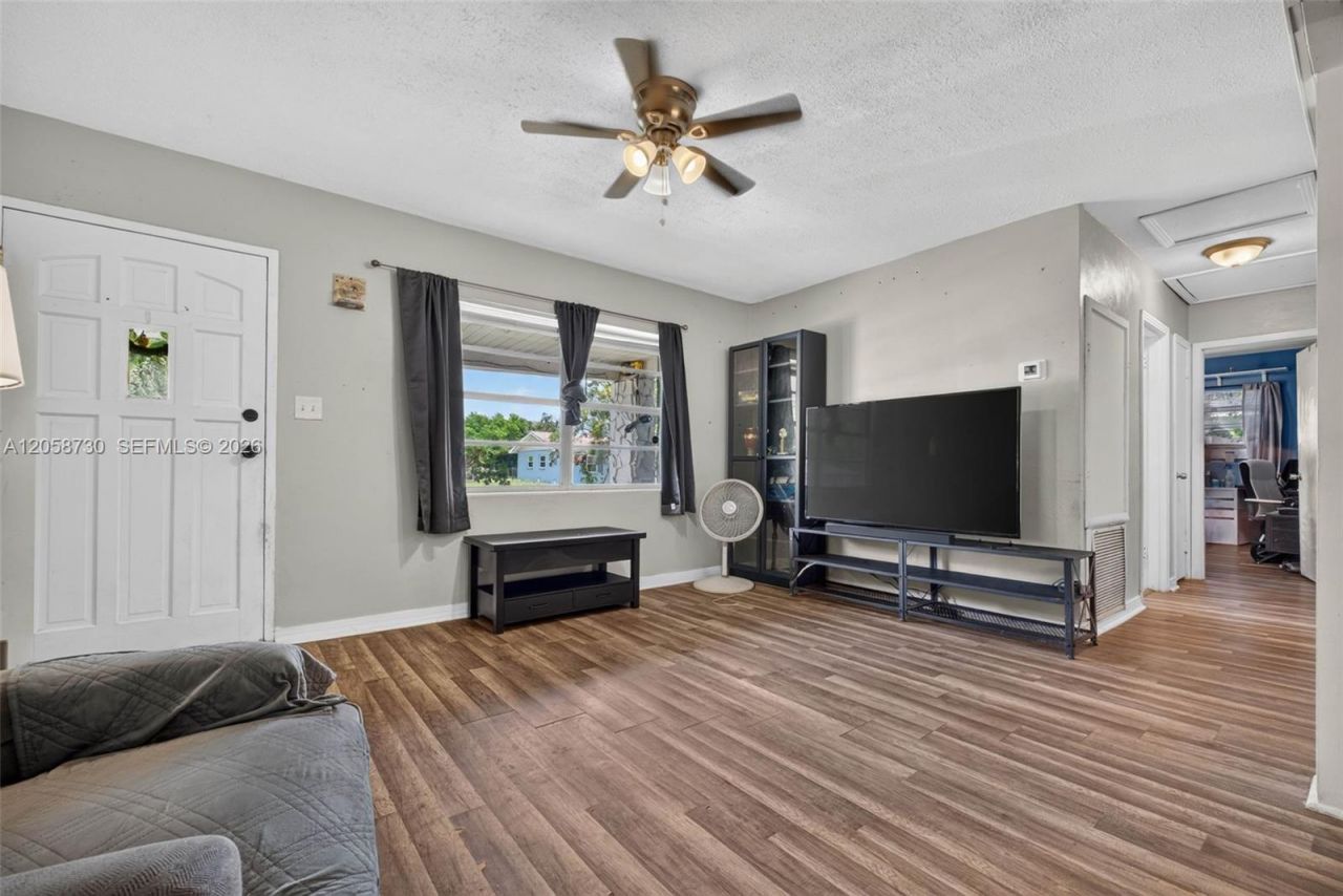 215 Palm Avenue, Auburndale, FL 33823 Photo