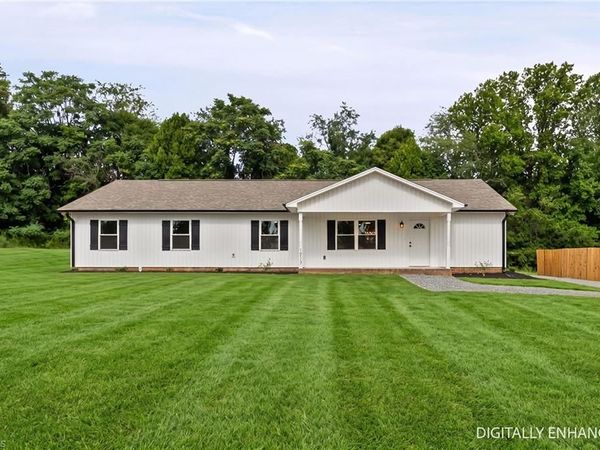 1013 Blue Dan Lane , Yadkinville, NC 27055