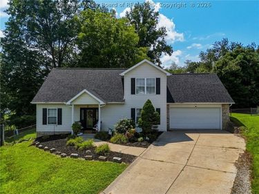 518 Rosewood Place, Hurricane, WV 25526