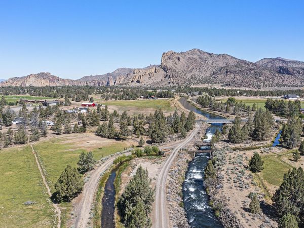 4220 NE Smith Rock Way, Terrebonne, OR 97760
