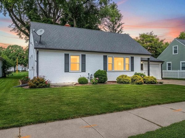 446 VICTORIA STREET, Green Bay, WI 54302
