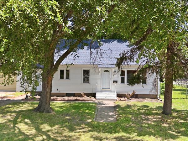704 2nd Avenue , Camanche, IA 52730
