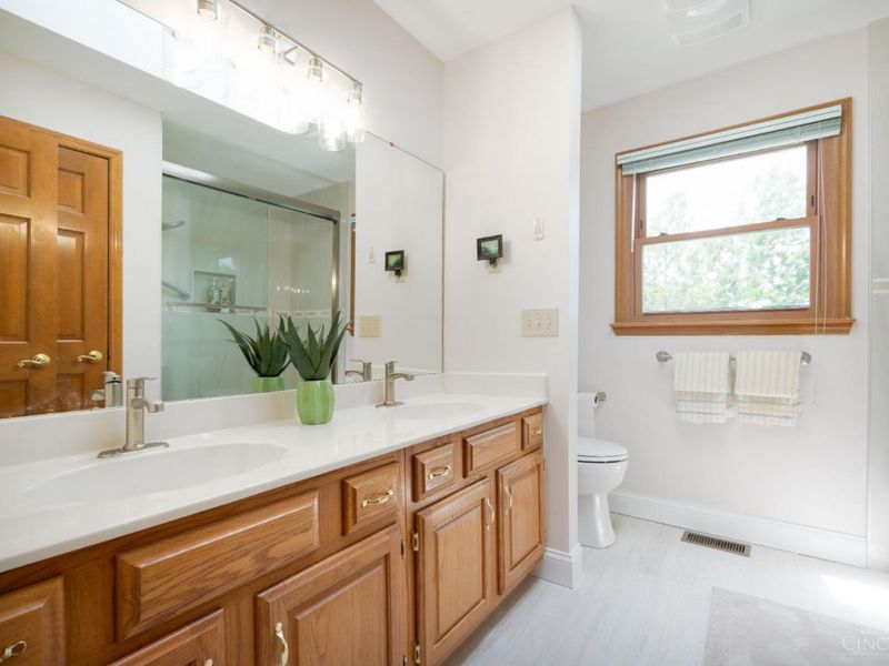 8481 Old Shaw Way, West Chester, OH 45069 Photo 28