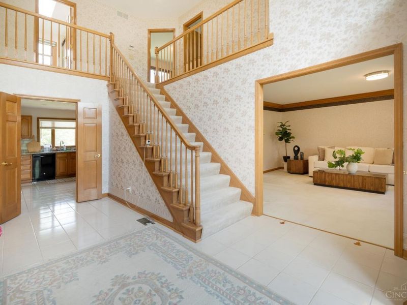 8481 Old Shaw Way, West Chester, OH 45069 Photo 3