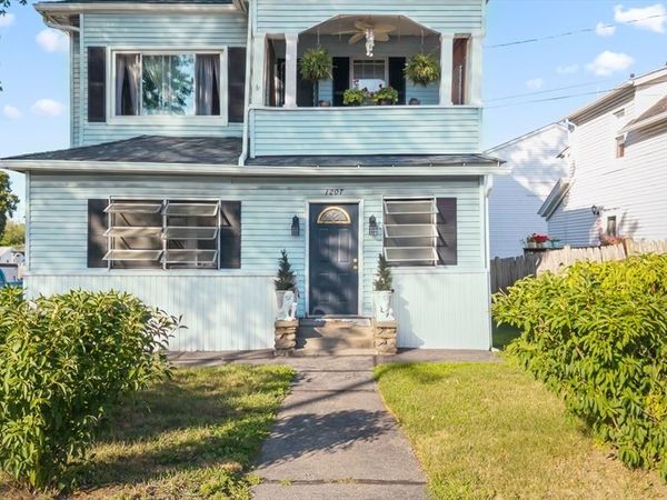 1267 Grafton, Worcester, MA 01604