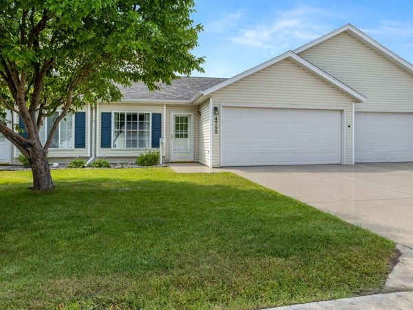 4752 10th Avenue S, Fargo, ND 58103