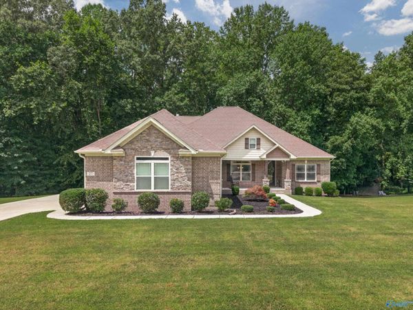 27 Windridge Drive, Fayetteville, TN 37334