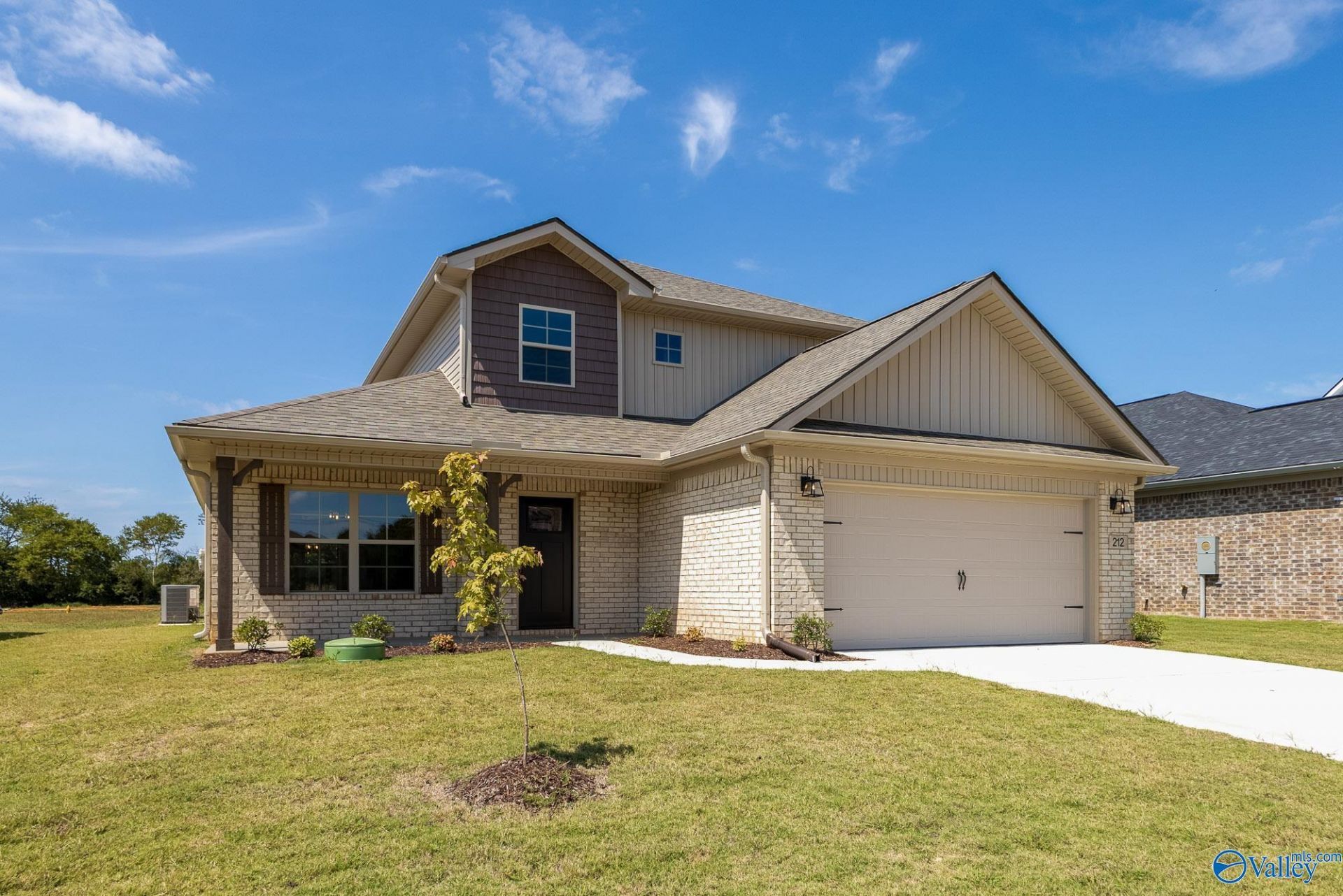 318 Emma Way, New Market, AL 35761 Main Photo