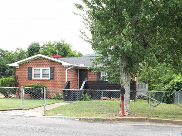 1703 Alabama Avenue NW, Fort Payne, AL 35967