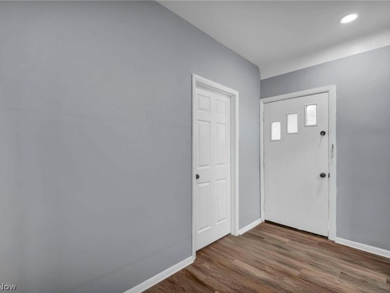 15607 Saranac Road, Cleveland, OH 44110 Photo 4
