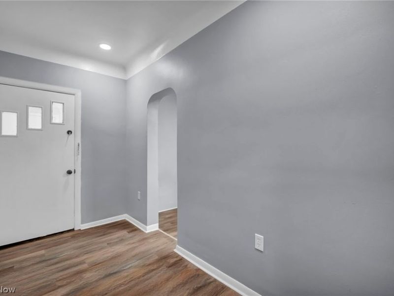 15607 Saranac Road, Cleveland, OH 44110 Photo 5