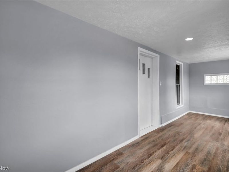 15607 Saranac Road, Cleveland, OH 44110 Photo 9