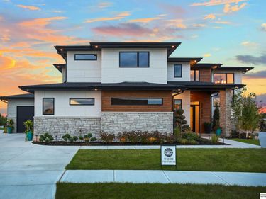 1086 E Sandcherry Road, Fremont, NE 68025