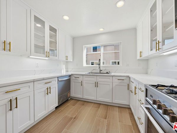 25715 Wagner Way, Unit B, Stevenson Ranch, CA 91381