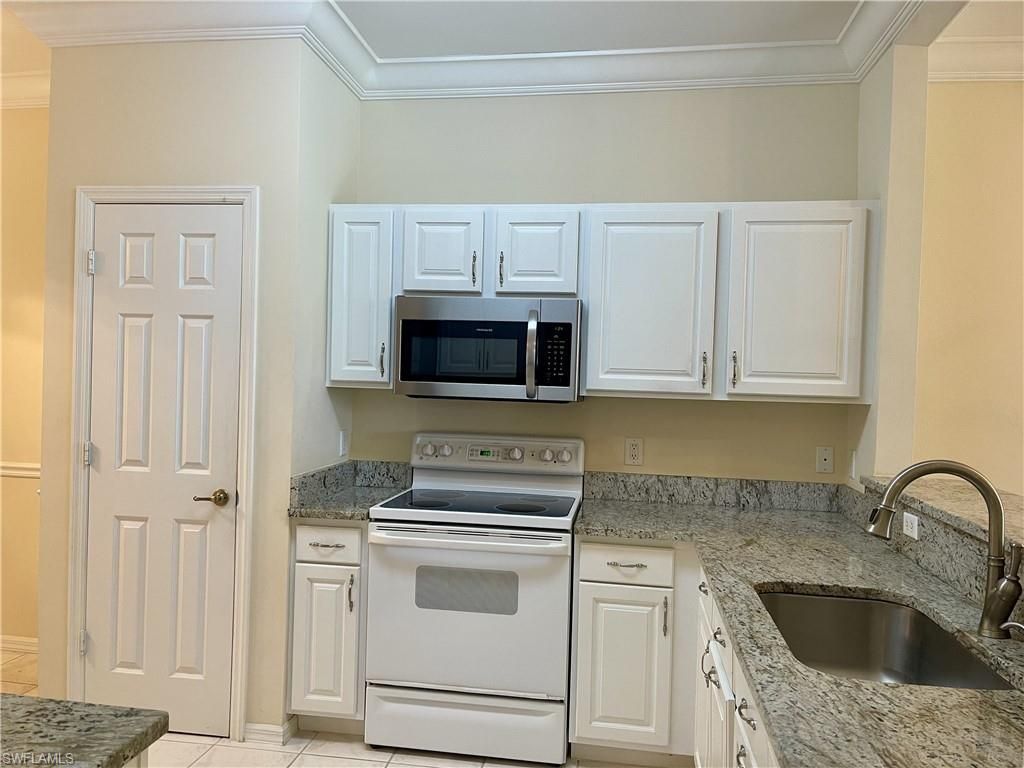3965 Bishopwood Ct E, Unit 205, Naples, FL 34114 Photo