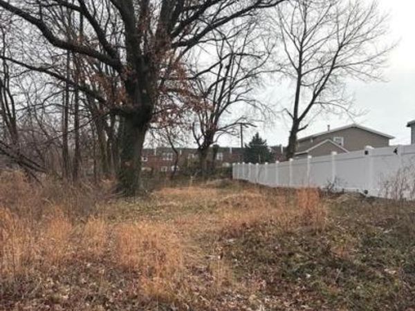 2850 E TYLER AVENUE, CAMDEN, NJ 08105