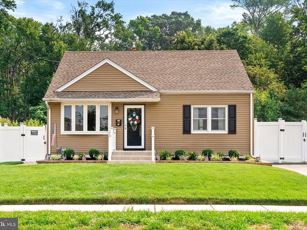67 WICKOM AVENUE, HAMILTON, NJ 08690