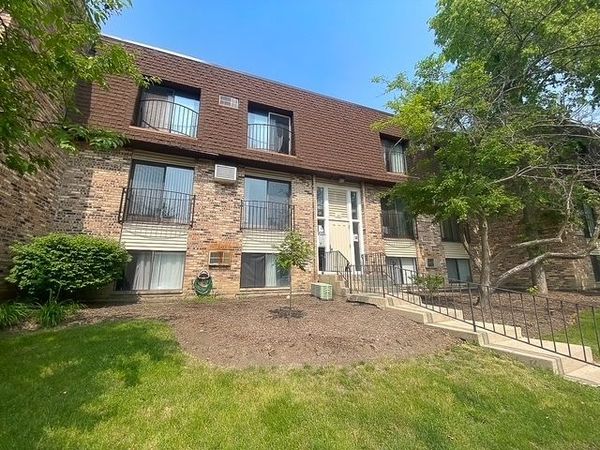 182 S Waters Edge Drive , Unit 201, Glendale Heights, IL 60139