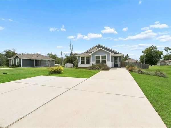 42223 SOUTHERN PINES Boulevard , Ponchatoula, LA 70454