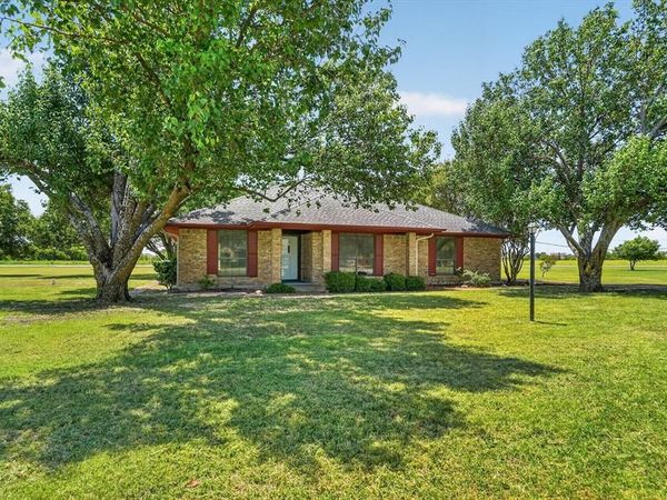 104 Royal Park Lane, Waxahachie, TX 75165