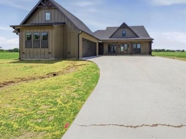 711 VZ County Road 2810 , Mabank, TX 75147