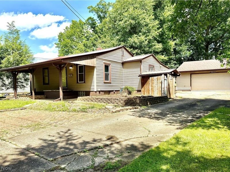 2108 Clermont Avenue NE, Warren, OH 44484 Photo 3