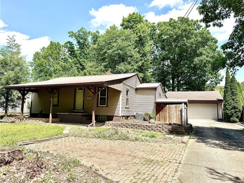 2108 Clermont Avenue NE, Warren, OH 44484 Photo 4