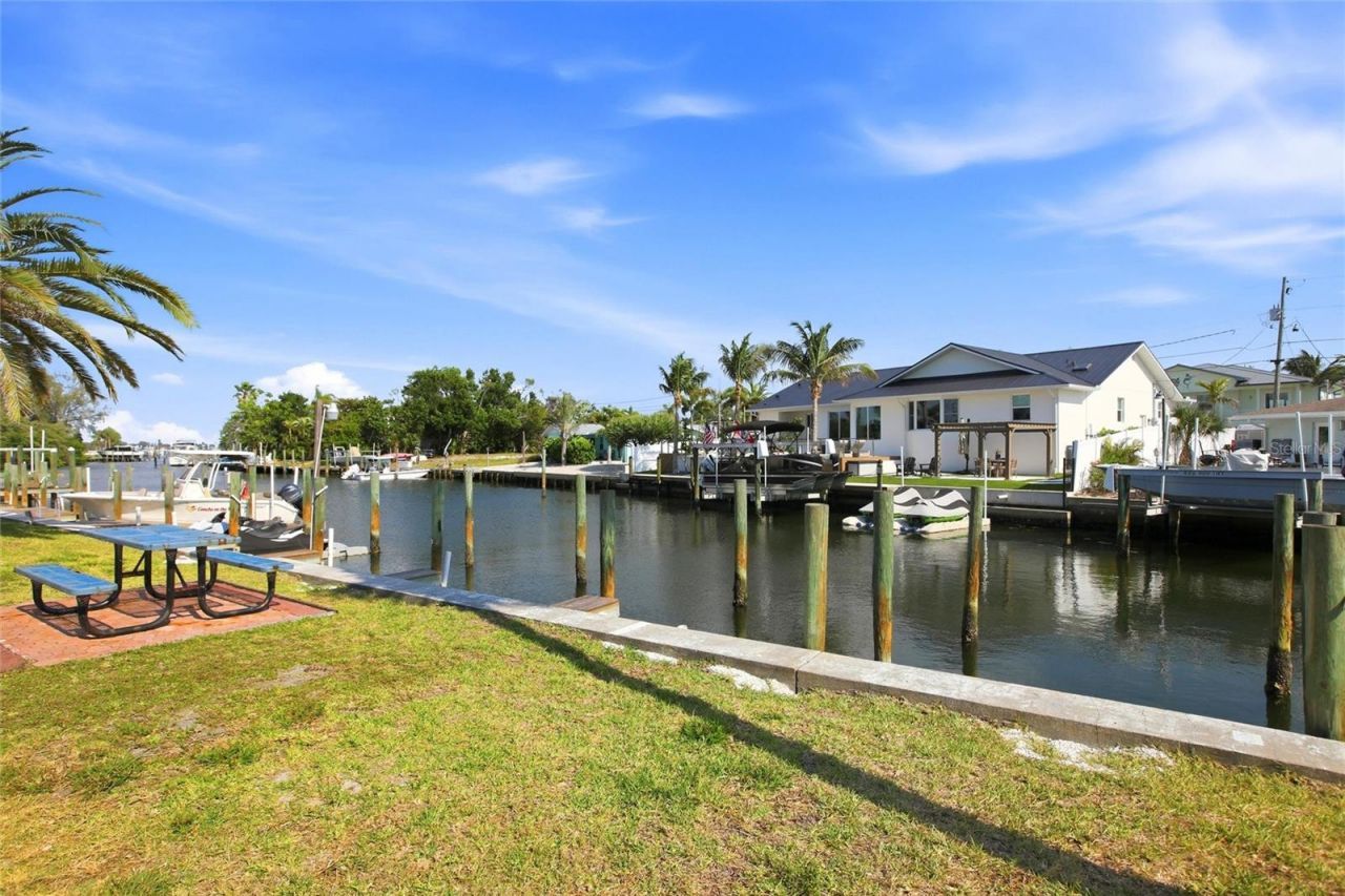 10125 Manatee Avenue W, Unit A4, Bradenton, FL 34209 Photo