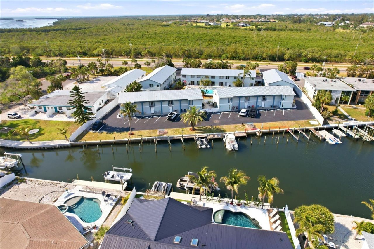 10125 Manatee Avenue W, Unit A4, Bradenton, FL 34209 Photo