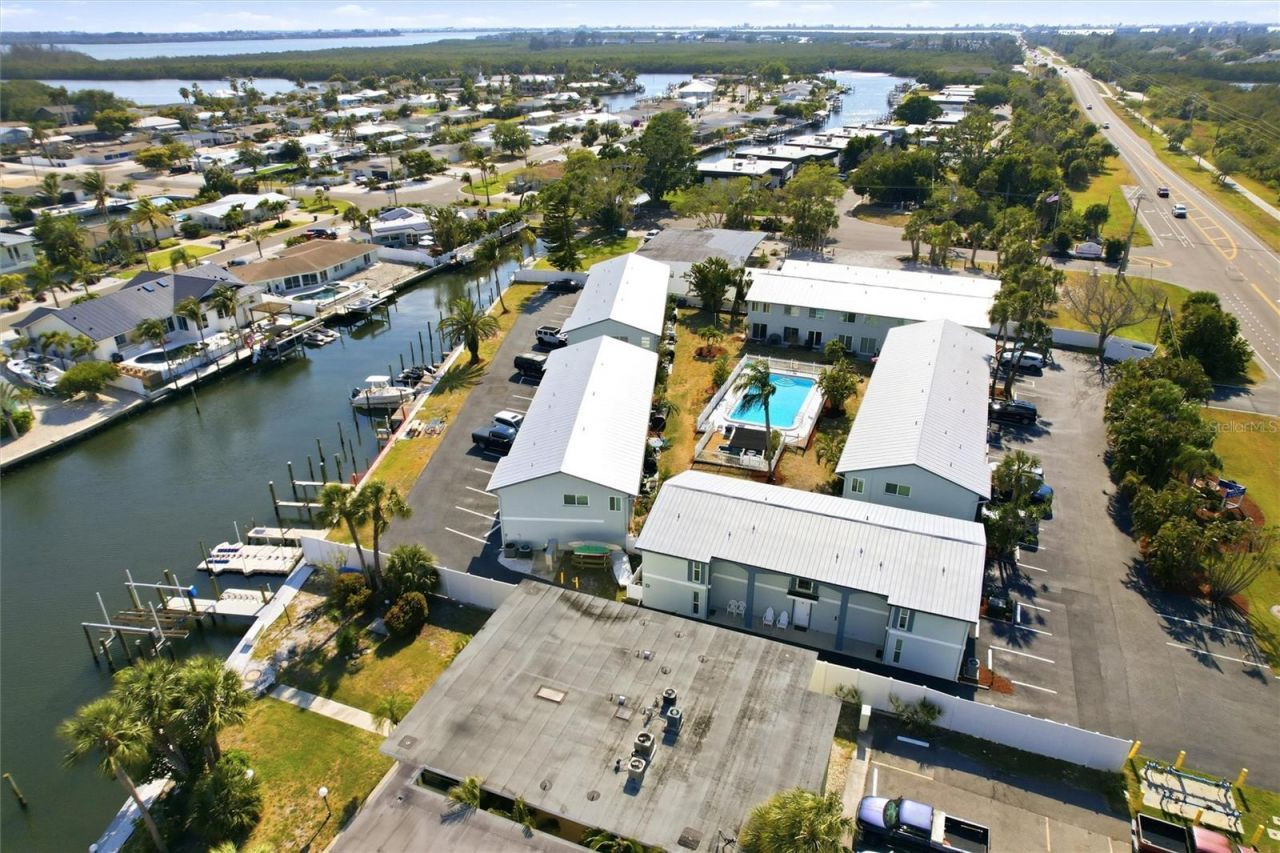 10125 Manatee Avenue W, Unit A4, Bradenton, FL 34209 Photo