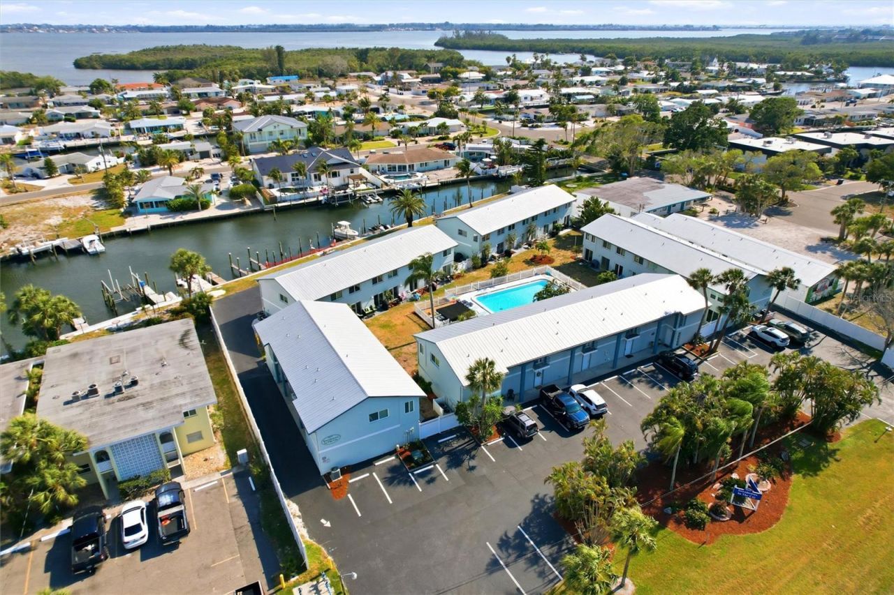 10125 Manatee Avenue W, Unit A4, Bradenton, FL 34209 Photo