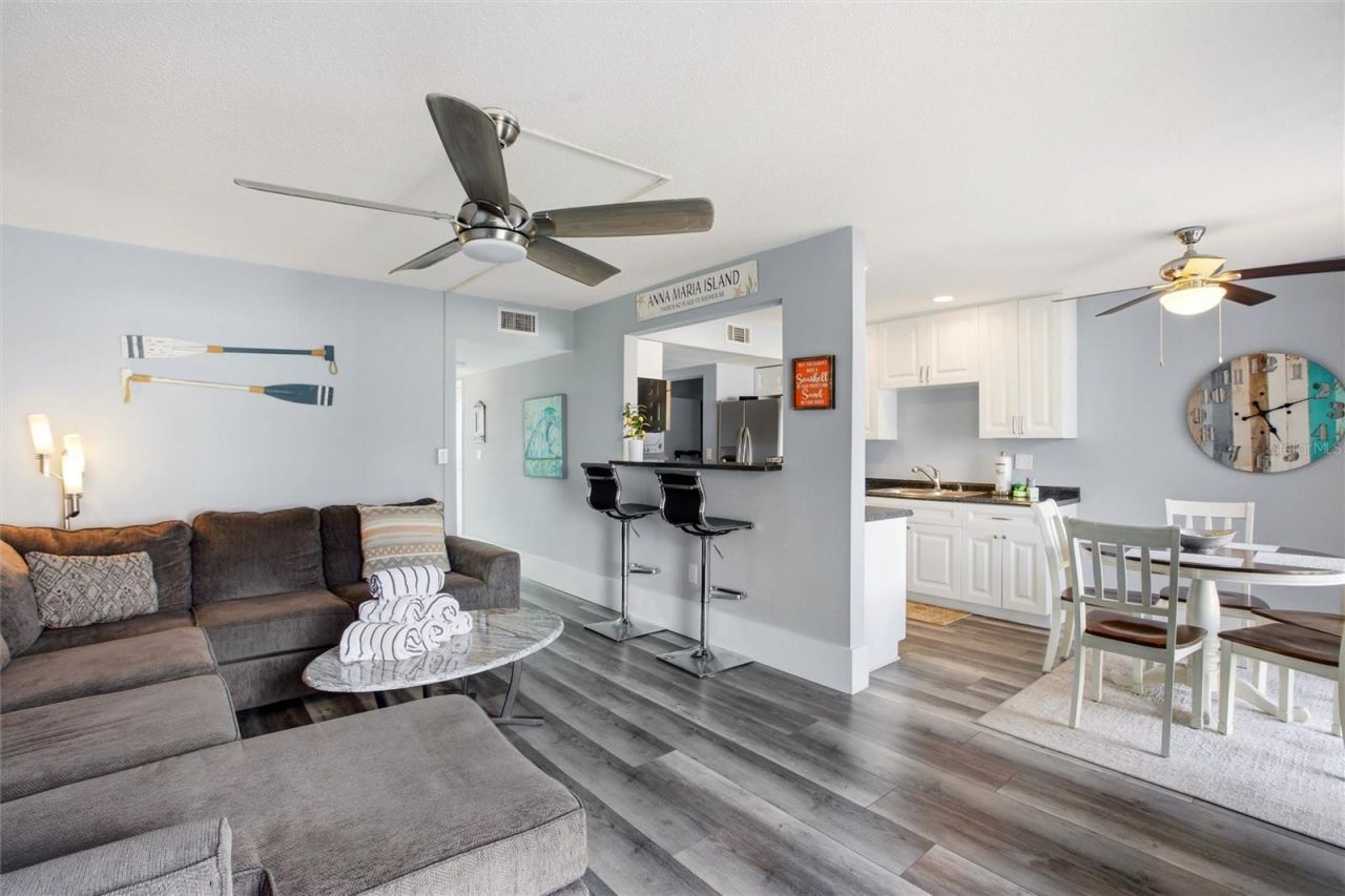 10125 Manatee Avenue W, Unit A4, Bradenton, FL 34209 Photo