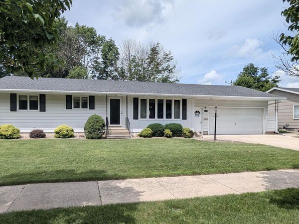 1407 9th Street NW, Austin, MN 55912