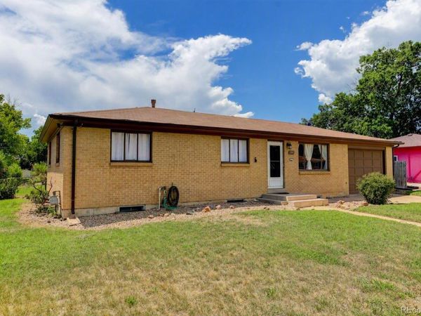 2940 W Saratoga Avenue, Englewood, CO 80110