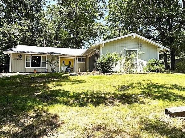 1003 Hickory Street , Cassville, MO 65625