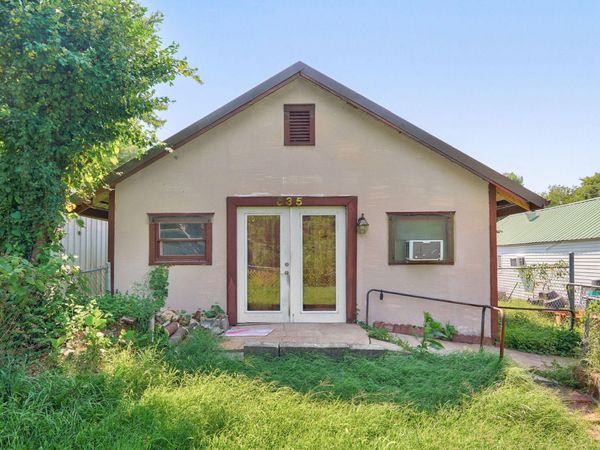 535 N Clay Street , Marshfield, MO 65706