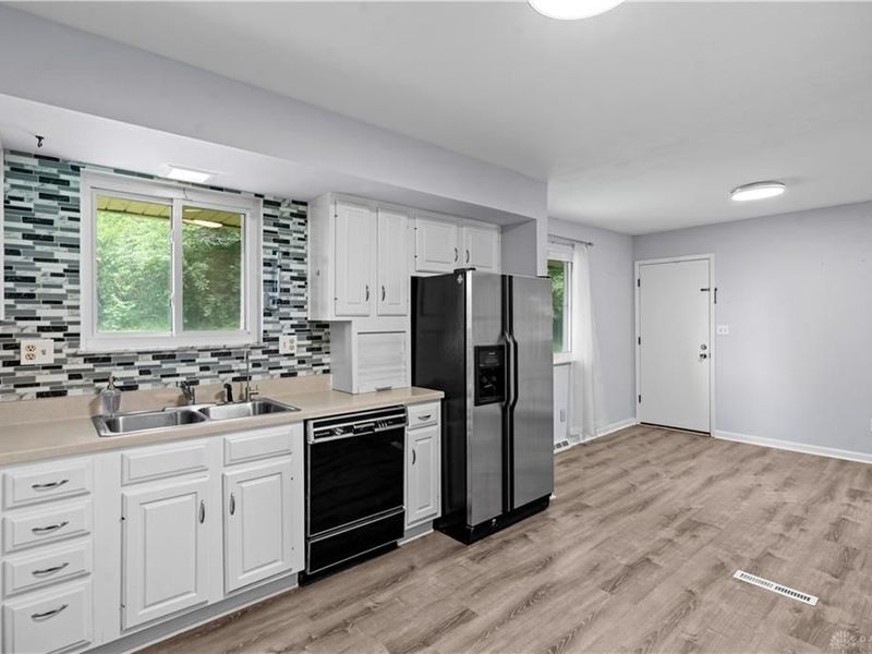 2701 Eckley Boulevard, Dayton, OH 45449 Photo 10