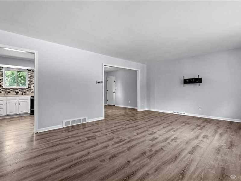 2701 Eckley Boulevard, Dayton, OH 45449 Photo 4