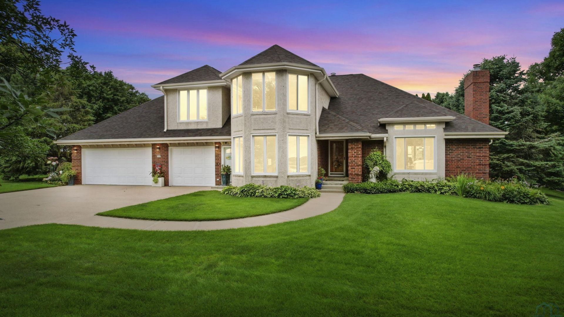 3703 Woodbine Rd Sioux City, IA 51106