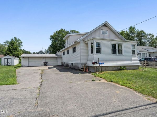 126 Daniels Avenue, Schenectady, NY 12304