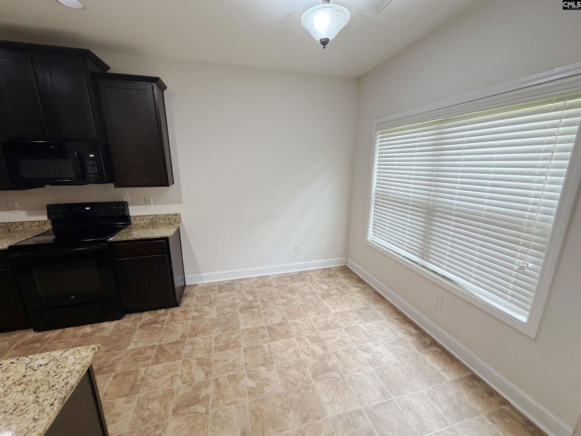 332 Glen Dornoch Way  Photo 9