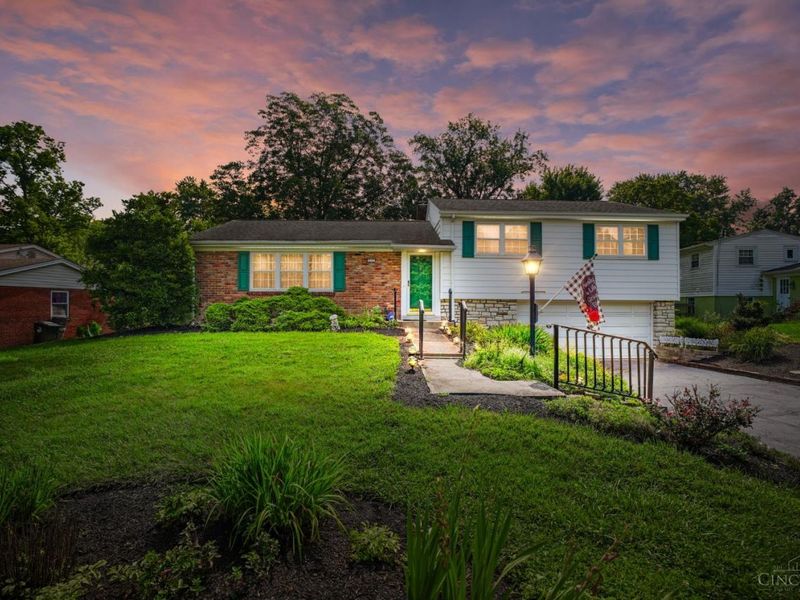 830 Sunderland Drive, Anderson Twp, OH 45255 Photo 1