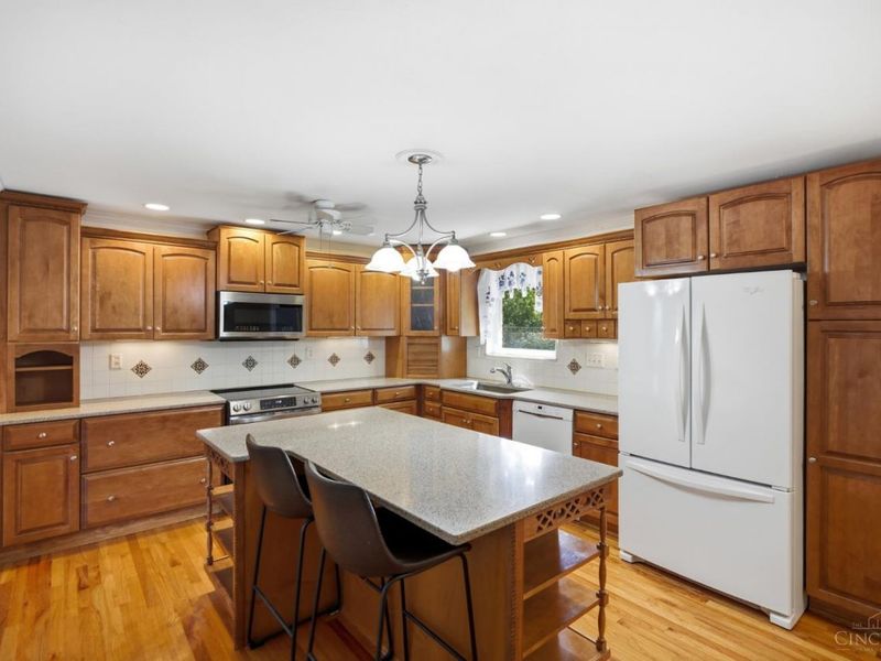830 Sunderland Drive, Anderson Twp, OH 45255 Photo 12