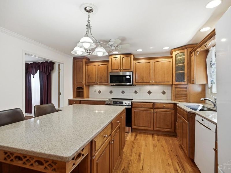 830 Sunderland Drive, Anderson Twp, OH 45255 Photo 13