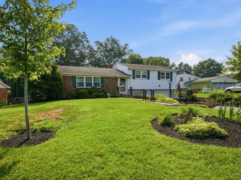 830 Sunderland Drive, Anderson Twp, OH 45255 Photo 4