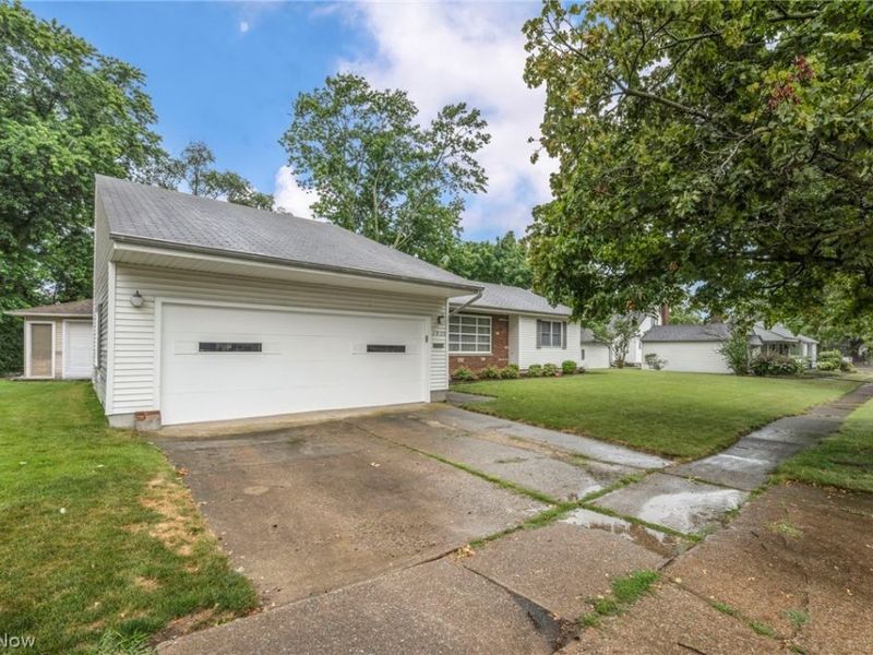 1030 Hillsdale Avenue, Lorain, OH 44052 Photo 4