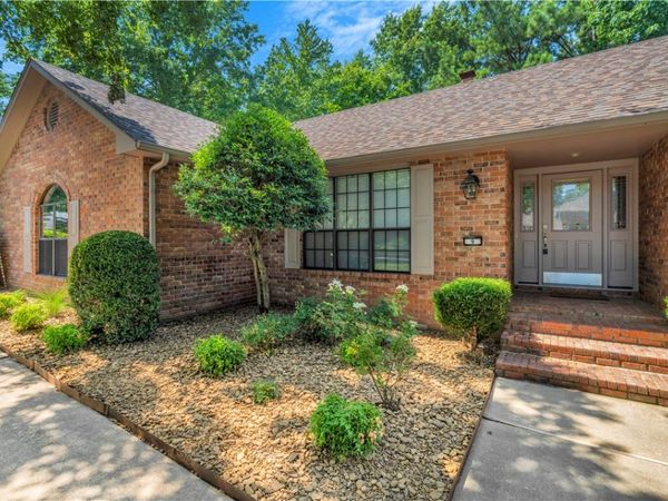 9 W 26th Circle , Fayetteville, AR 72701